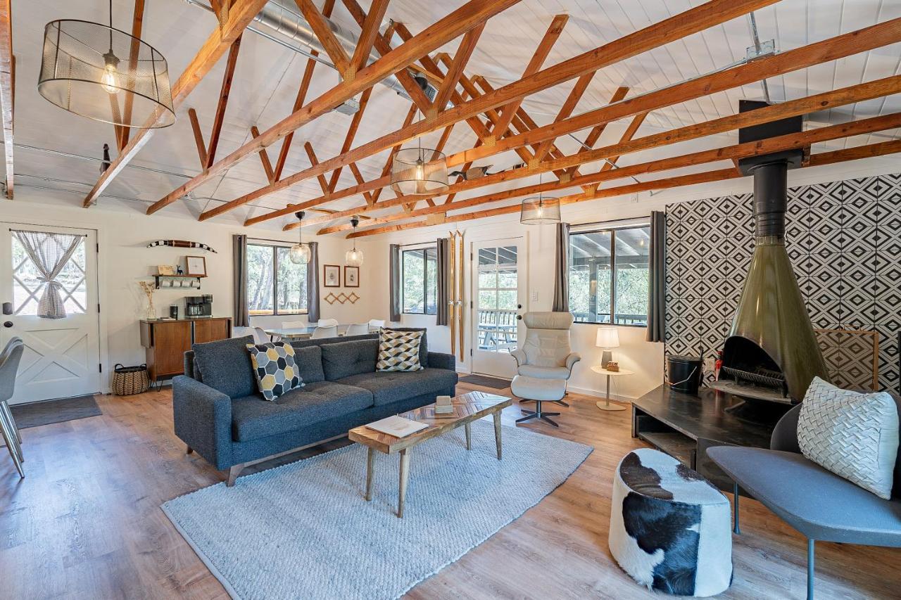 The Pine House - Cozy Mid-Century Modern, Pet-Friendly Villa Eksteriør billede