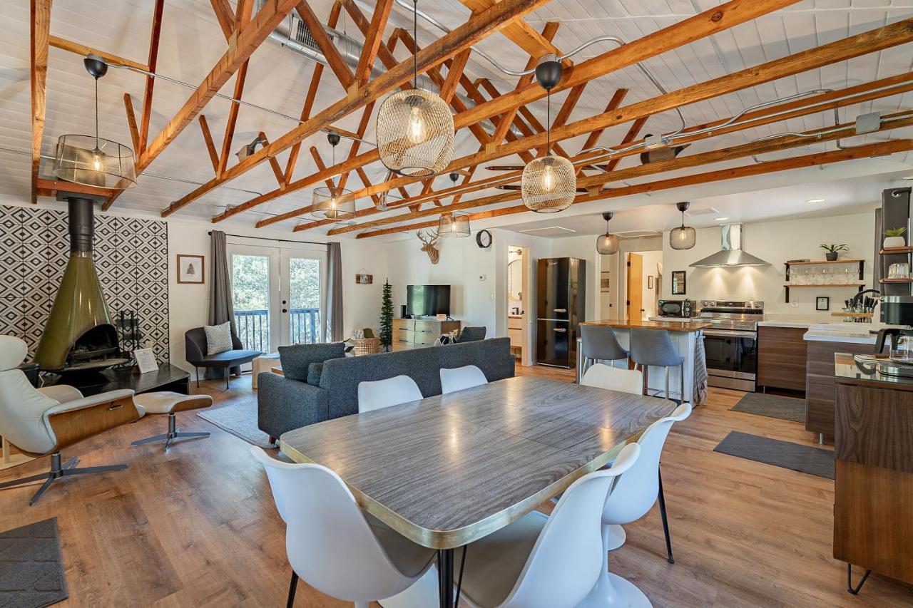 The Pine House - Cozy Mid-Century Modern, Pet-Friendly Villa Eksteriør billede