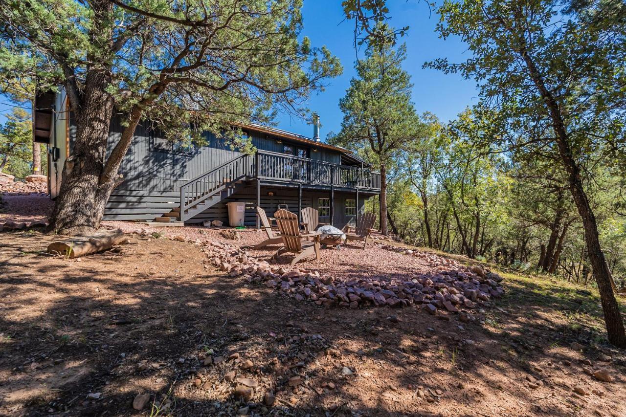 The Pine House - Cozy Mid-Century Modern, Pet-Friendly Villa Eksteriør billede