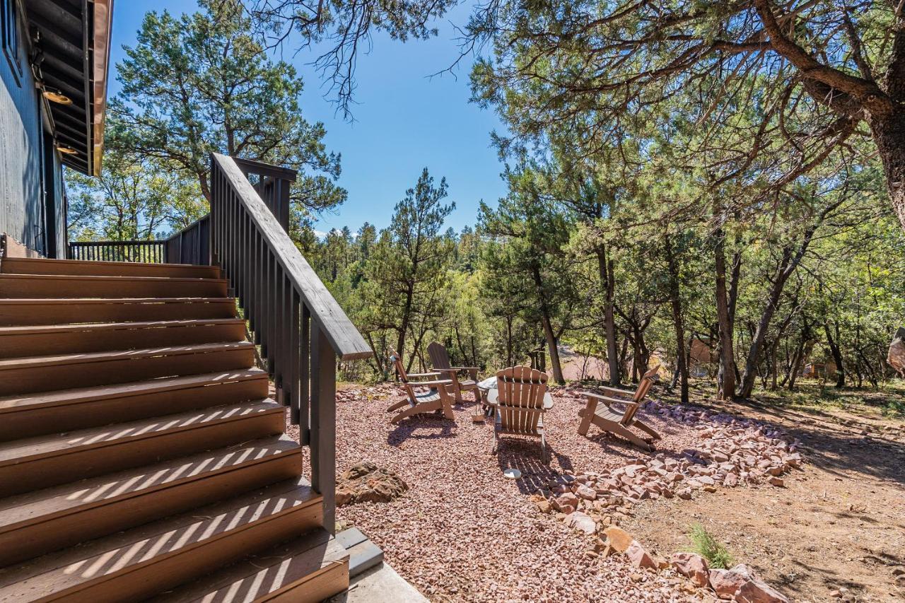The Pine House - Cozy Mid-Century Modern, Pet-Friendly Villa Eksteriør billede